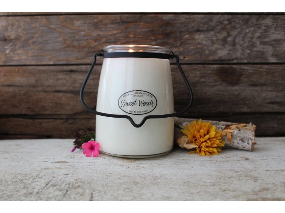 Milkhouse Candle Co. - vonná svíčka Sweet Woods (Sladká dřeva) 624 g