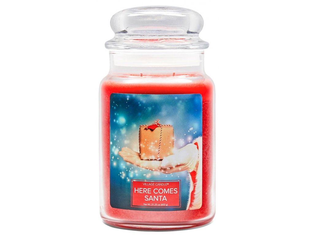 Village Candle - vonná svíčka Here Santa Comes (Santova návštěva) 602 g