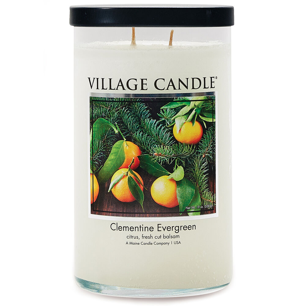 Village Candle - vonná svíčka Clementine Evergreen (Mandarinka & Jehličí) 538 g