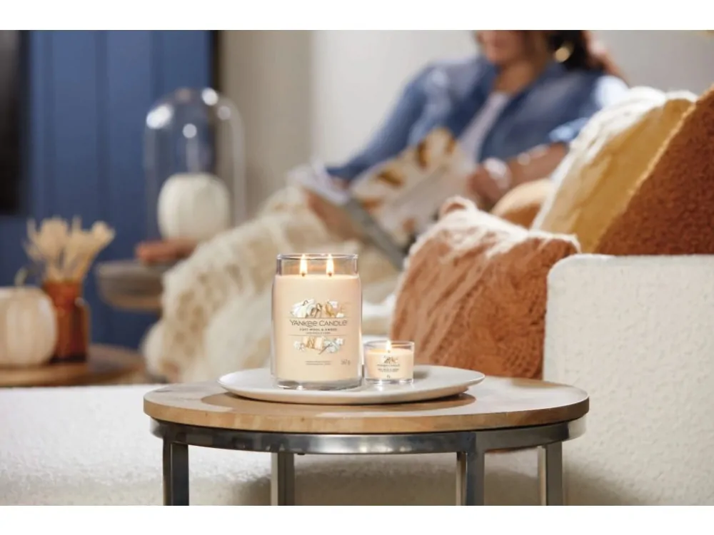 Yankee candle, vonná svíčka Signature Soft Wool & Amber (Jemná vlna a ambra) 567 g