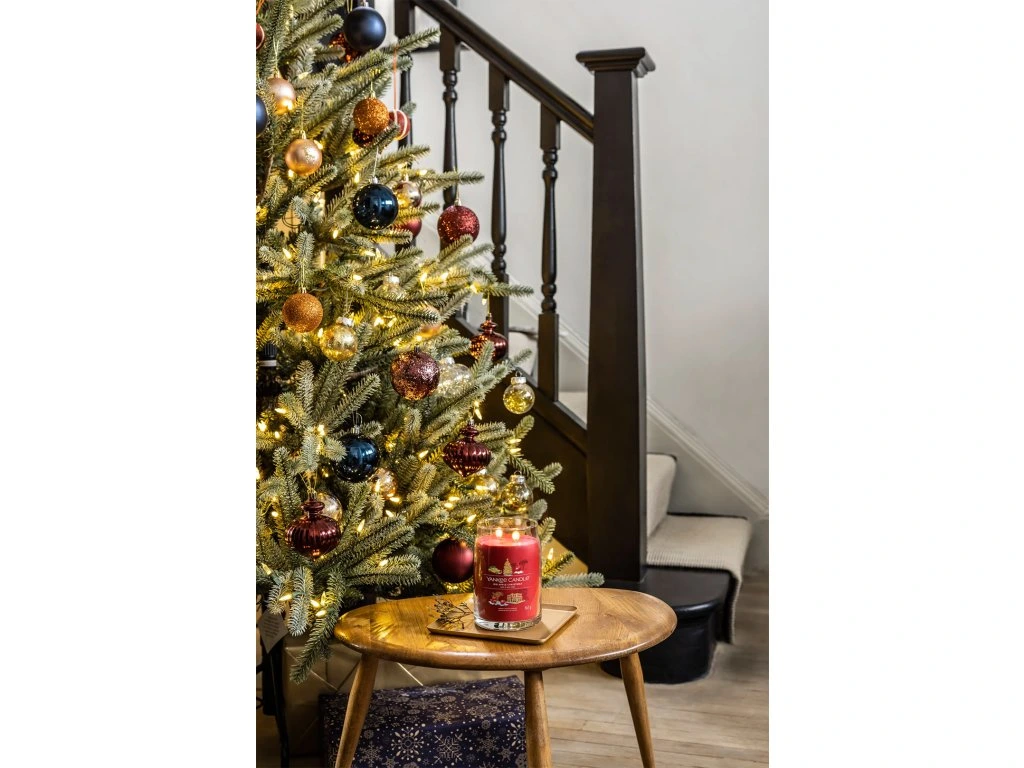 Yankee candle, vonná svíčka Signature Big Apple Christmas (Vánoce v New Yorku) 567 g