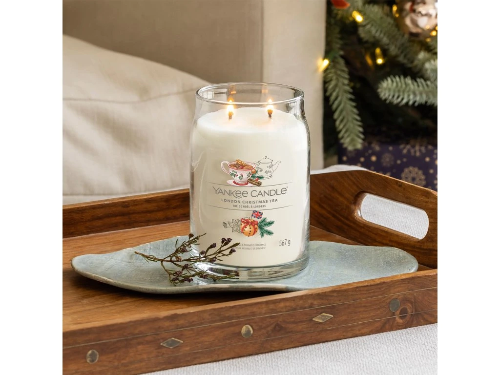 Yankee candle, vonná svíčka Signature London Christmas Tea (Vánoční čaj v Londýně) 567 g