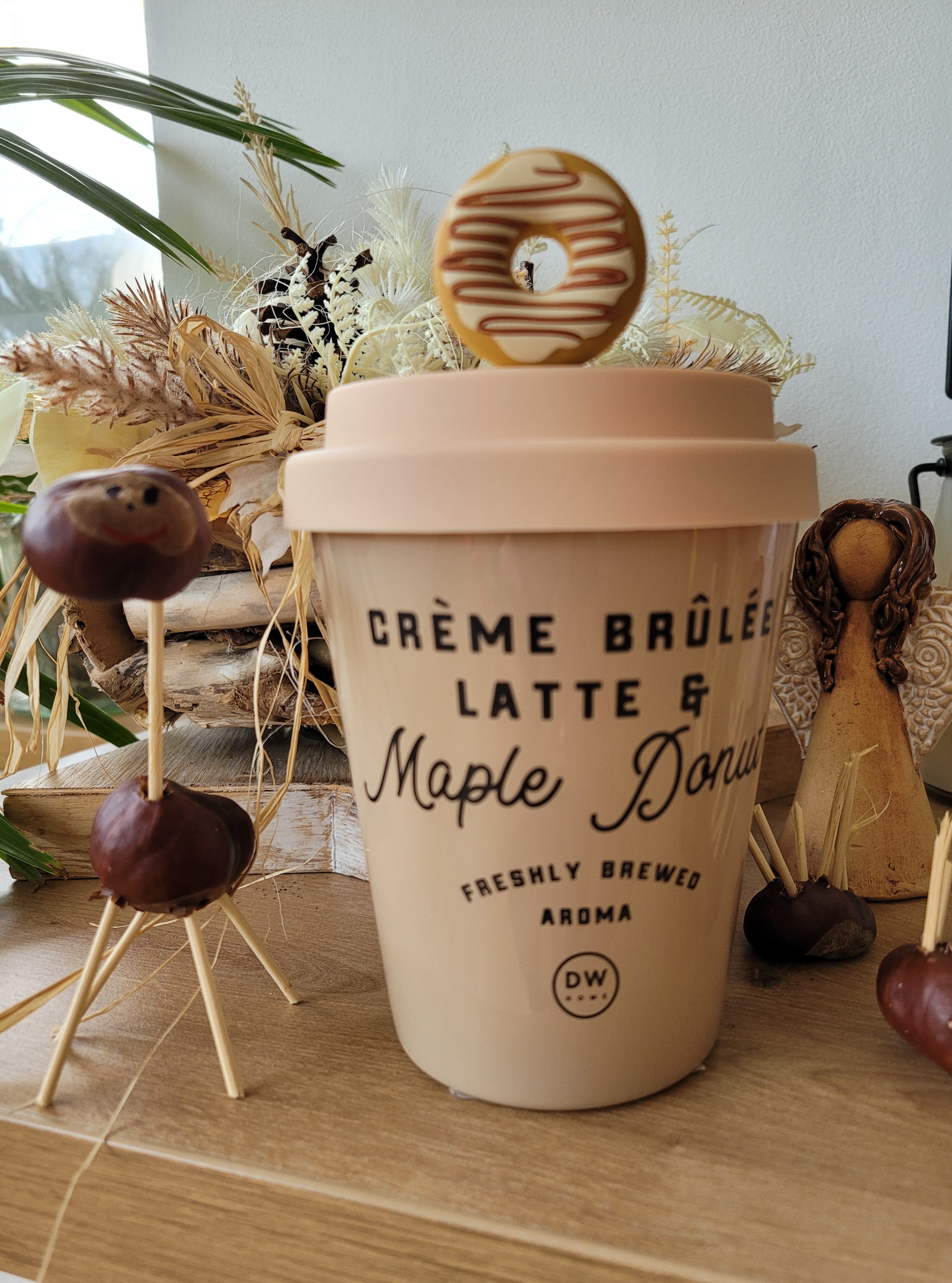 DW HOME - vonná svíčka Creme Brulee Latte & Maple Donut 318 g