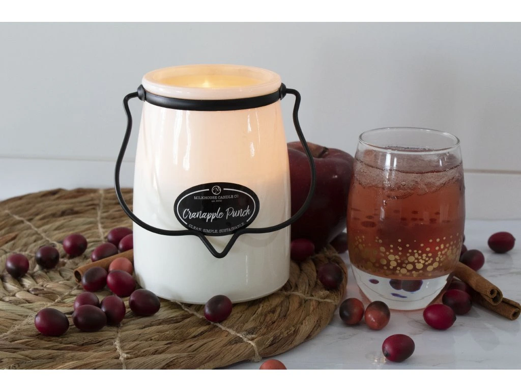 Milkhouse Candle Co. - vonná svíčka Cranapple Punch (Punč z jablek a brusinek) 624 g