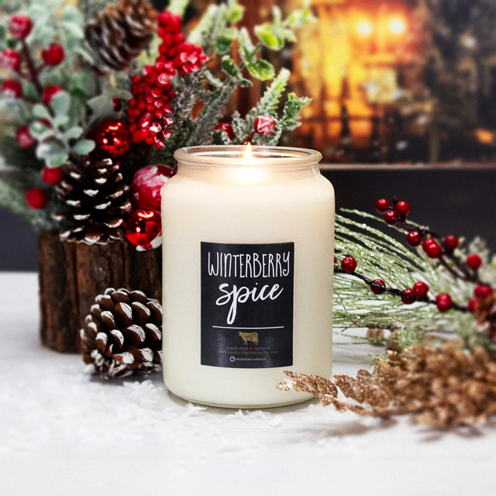 Milkhouse Candle Co. - vonná svíčka Winterberry Spice (Zimní bobule a koření) 737 g