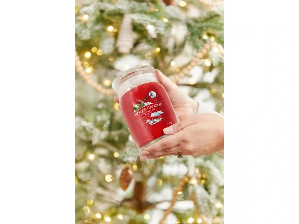 Yankee candle, vonná svíčka Signature Christmas Eve (Štědrý večer) 567 g