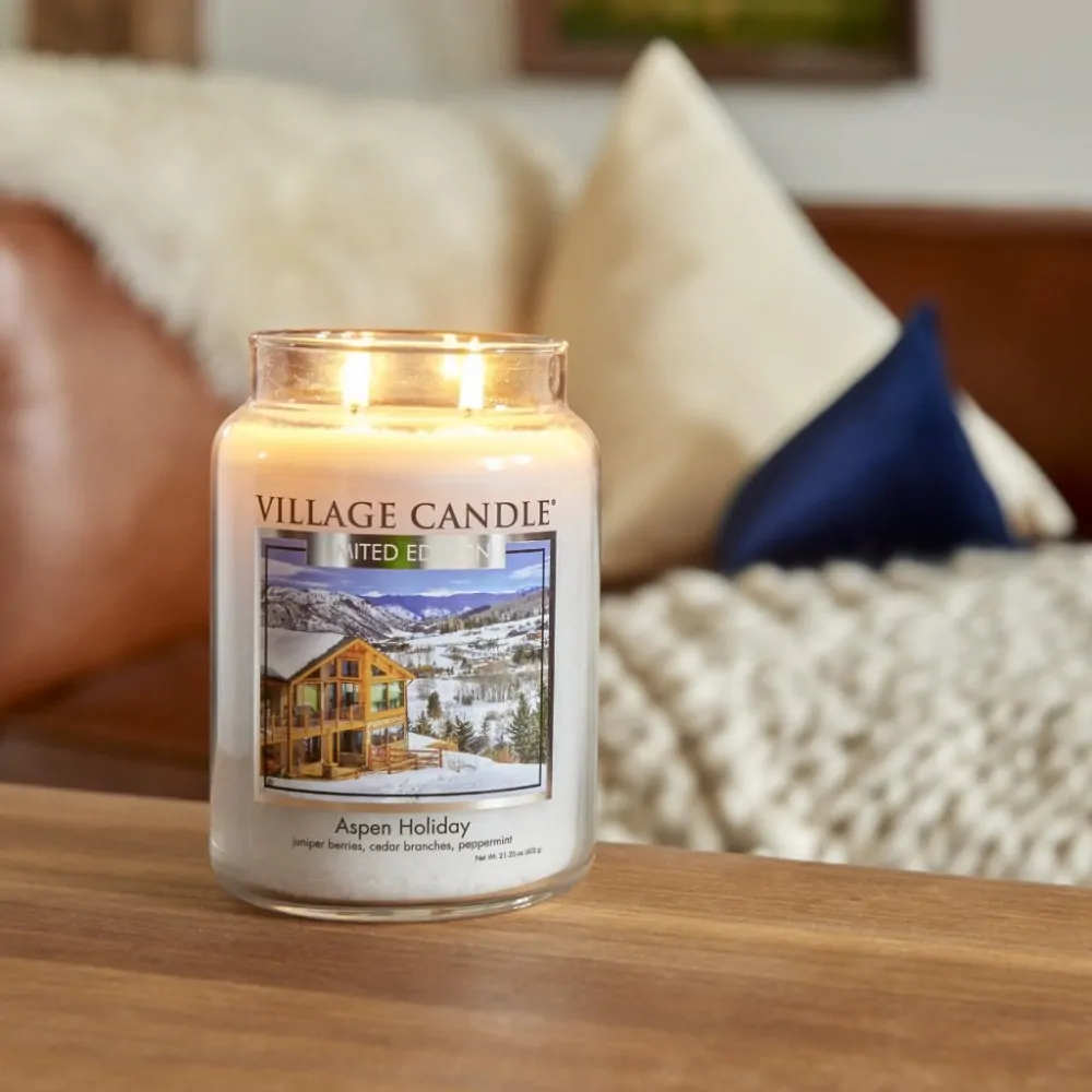 Village Candle - vonná svíčka Aspen Holiday (Prázdniny na horách) 602g