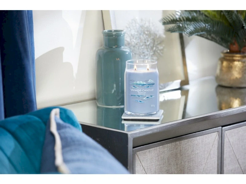 Yankee candle, vonná svíčka Ocean Air (Oceánský vzduch) 567 g