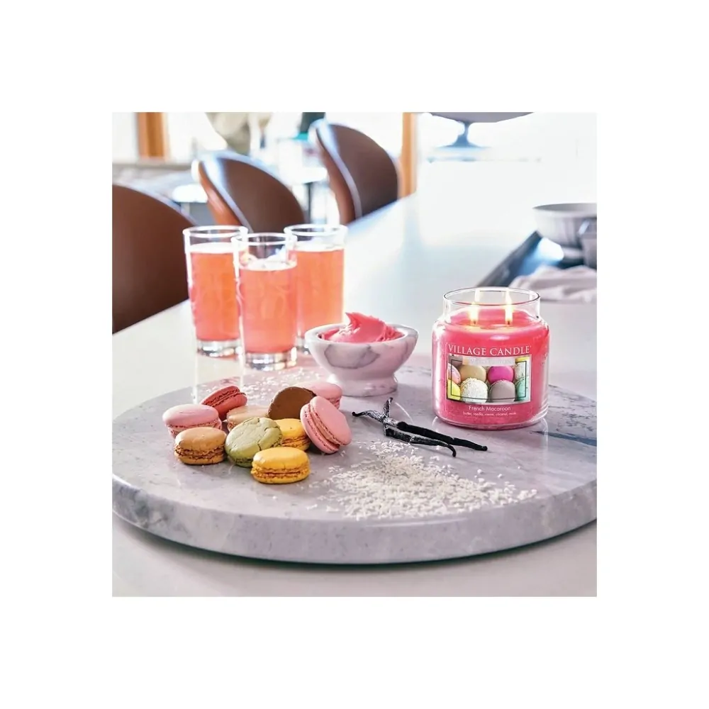 Village Candle - vonná svíčka French Macaron (Francouzské makronky) 602 g