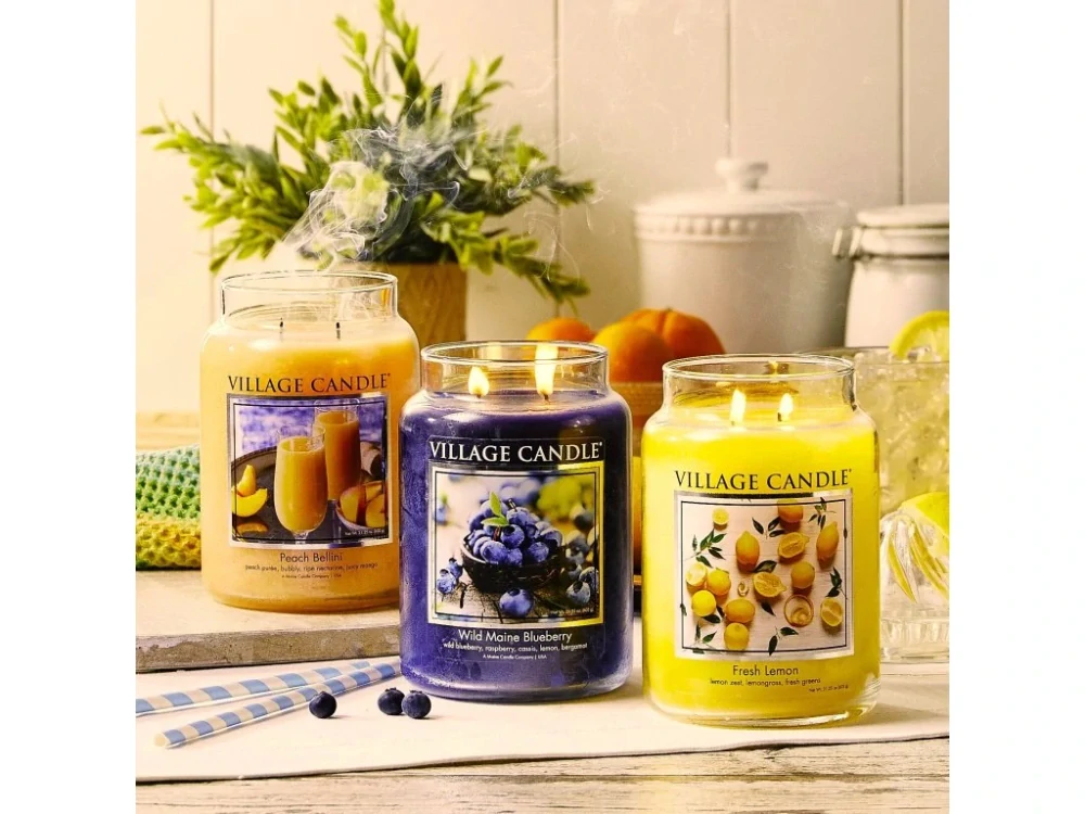 Village Candle - vonná svíčka Wild Maine Blueberry (Divoká borůvka) 602 g
