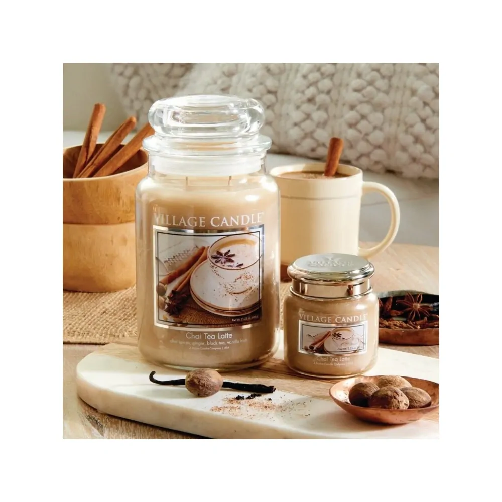 Village Candle - vonní svíčka Chai Tea Latte (Čaj s mlékem a kořením) 602 g
