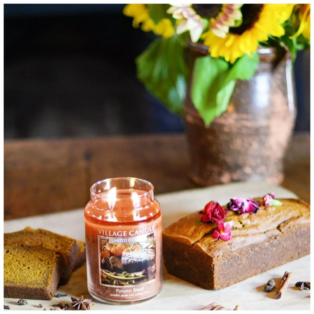 Village candle - vonná svíčka Spiced Pumpkin Bread (Dýňový chlebíček) 602 g