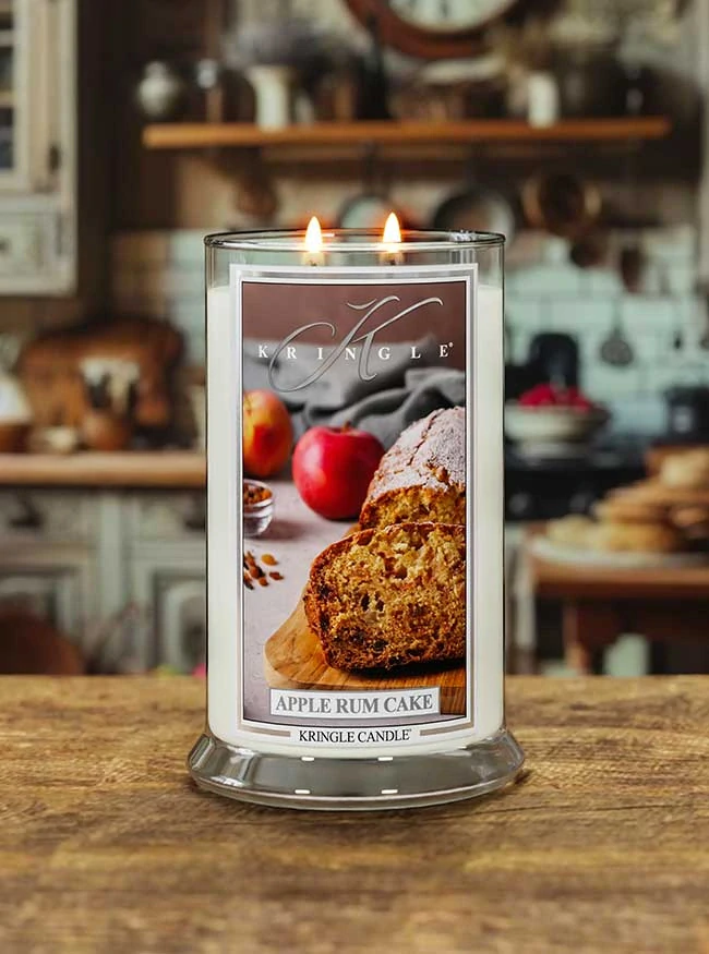 Kringle Candle, vonná svíčka Apple Rum Cake 624 g