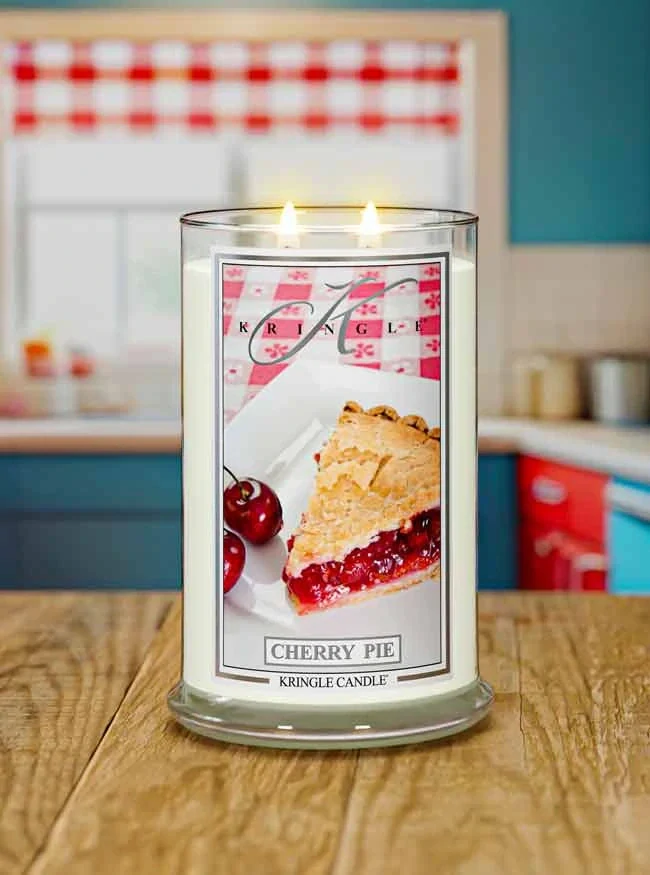 Kringle Candle, vonná svíčka Cherry Pie 624 g