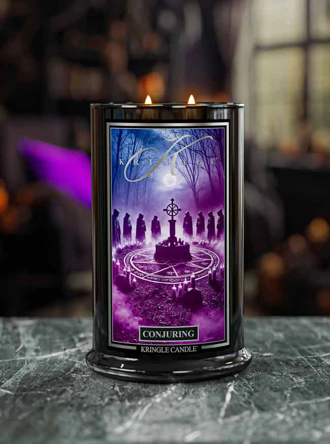 Kringle Candle, vonná svíčka Halloween Conjuring 624 g
