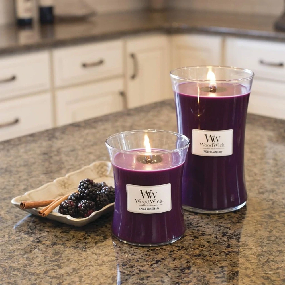 Woodwick vonná svíčka Spiced Blackberry (Kořeněná ostružina) 609 g