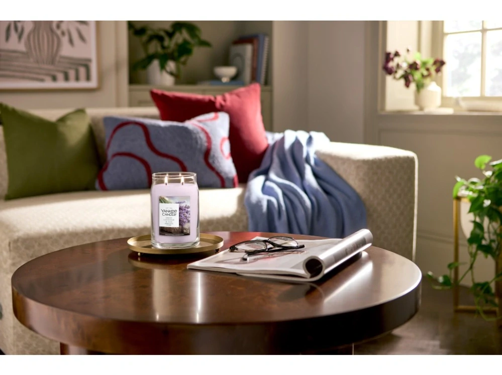 Yankee Candle Signature velká vonná svíčka Dried Lavender & Oak 567 g