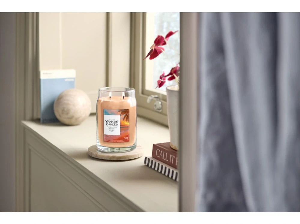 Yankee Candle Signature velká vonná svíčka Pink Sands Glow 567 g