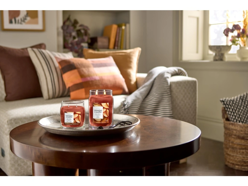 Yankee Candle Signature velká vonná svíčka Sugared Cinnamon Apple 567 g