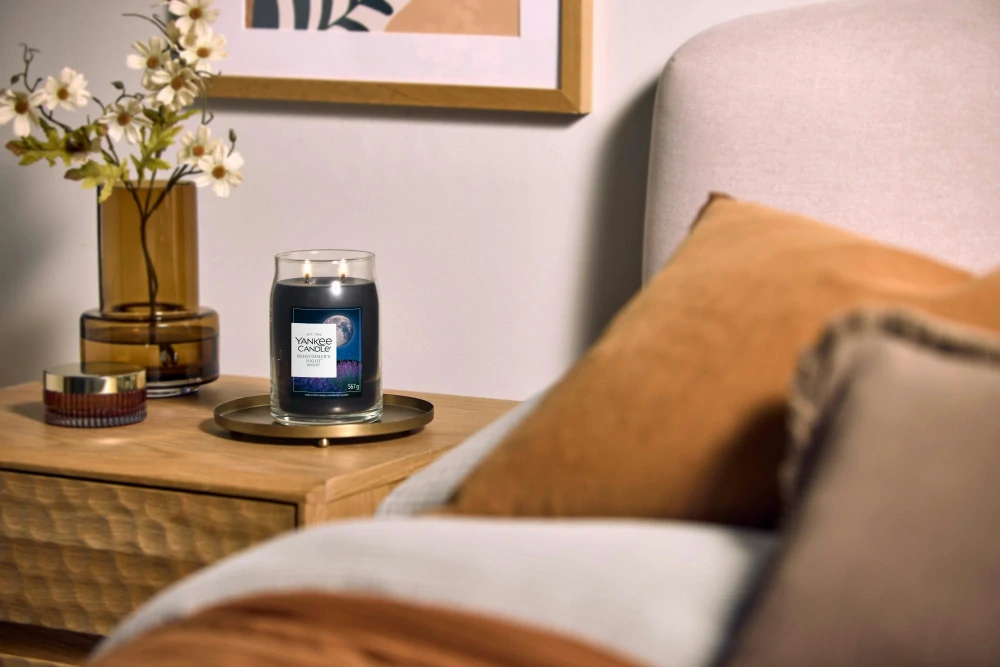 Yankee candle Signature velká vonná svíčka Midsummer Night 567 g