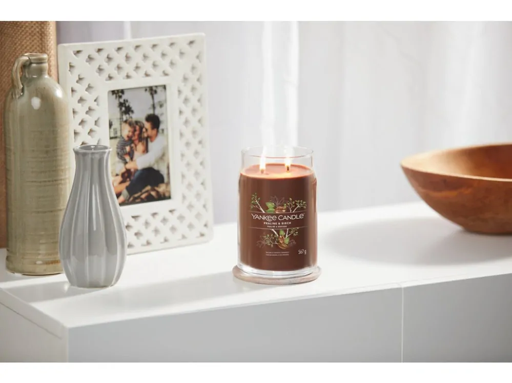 Yankee candle, vonná svíčka Signature Praline & Birch 567 g