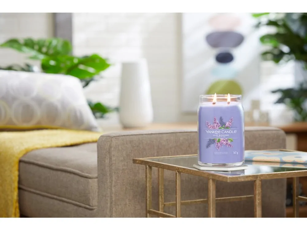 Yankee candle, vonná svíčka Signature Lilac Blossoms 567 g