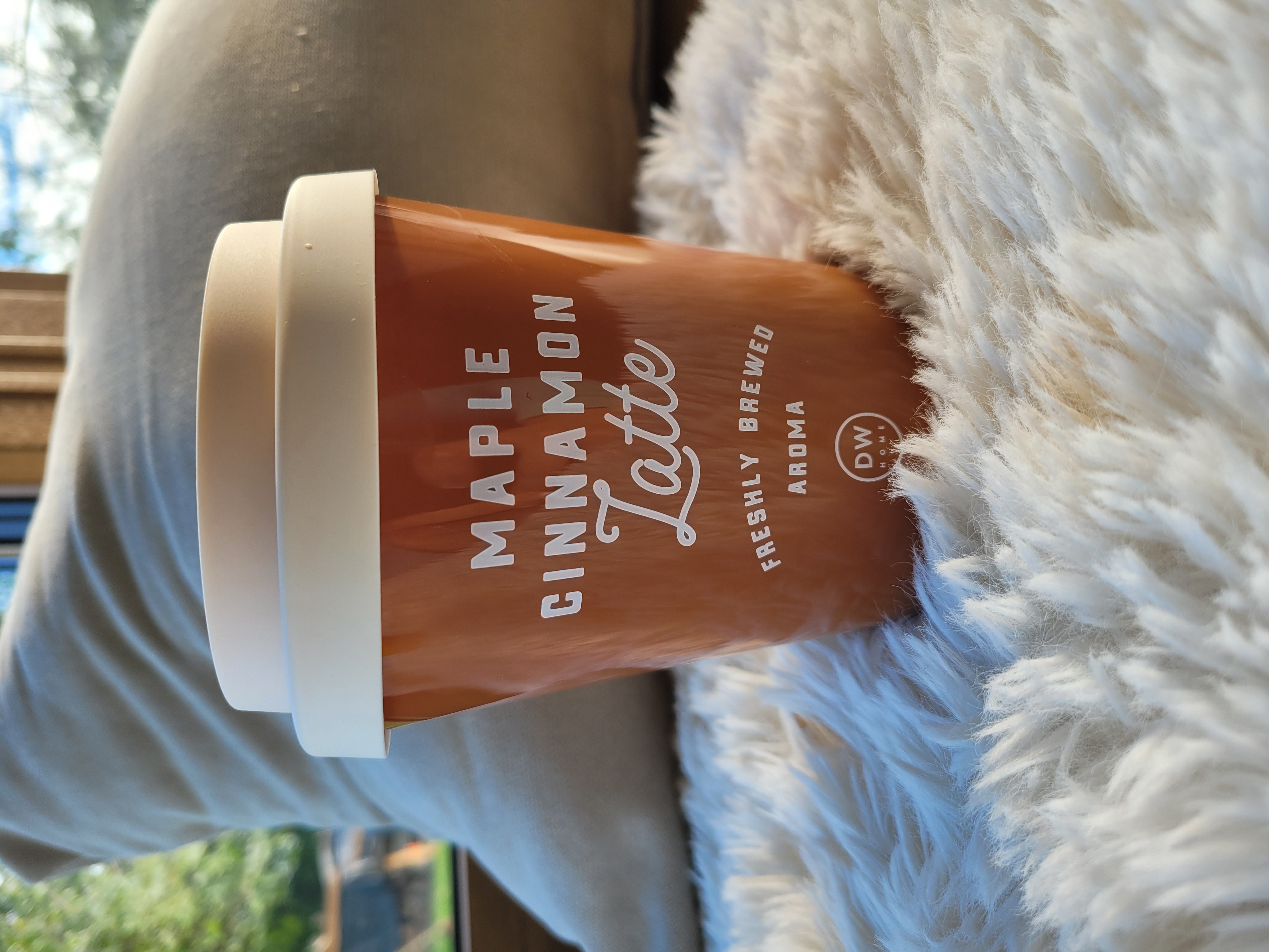 DW HOME - vonná svíčka Maple Cinnamon Latte (Latte s javorovým sirupem a skořicí) 318 g