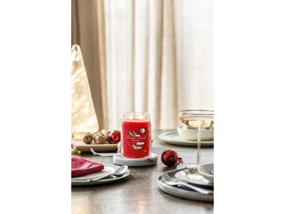 Yankee candle, vonná svíčka Signature Christmas Eve (Štědrý večer) 567 g