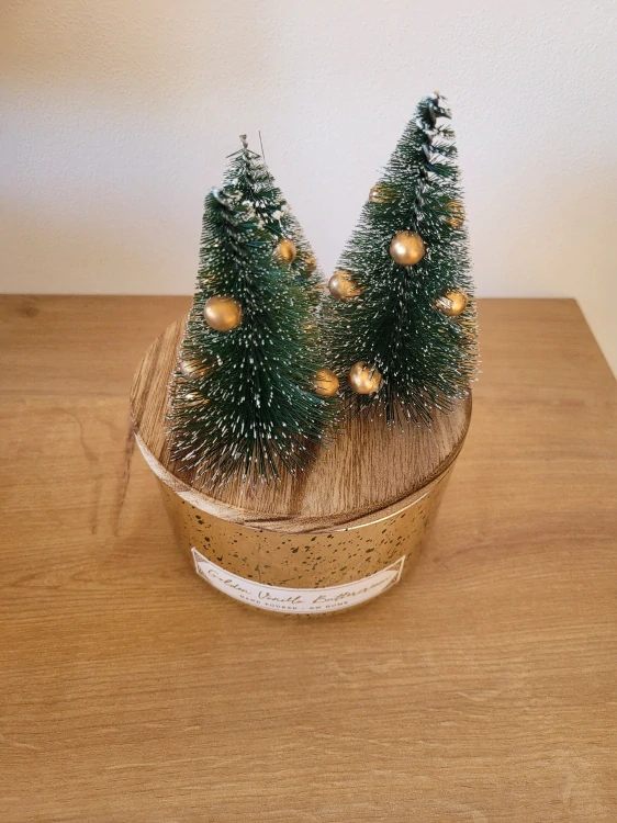 DW HOME - vonná svíčka Merry Festival Golden Vanilla 380 g