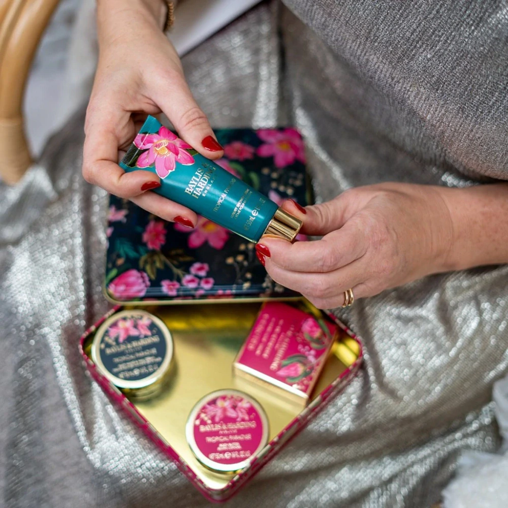 Baylis & Harding, Tropical Paradise - sada s péčí o tělo a ruce, 4 ks