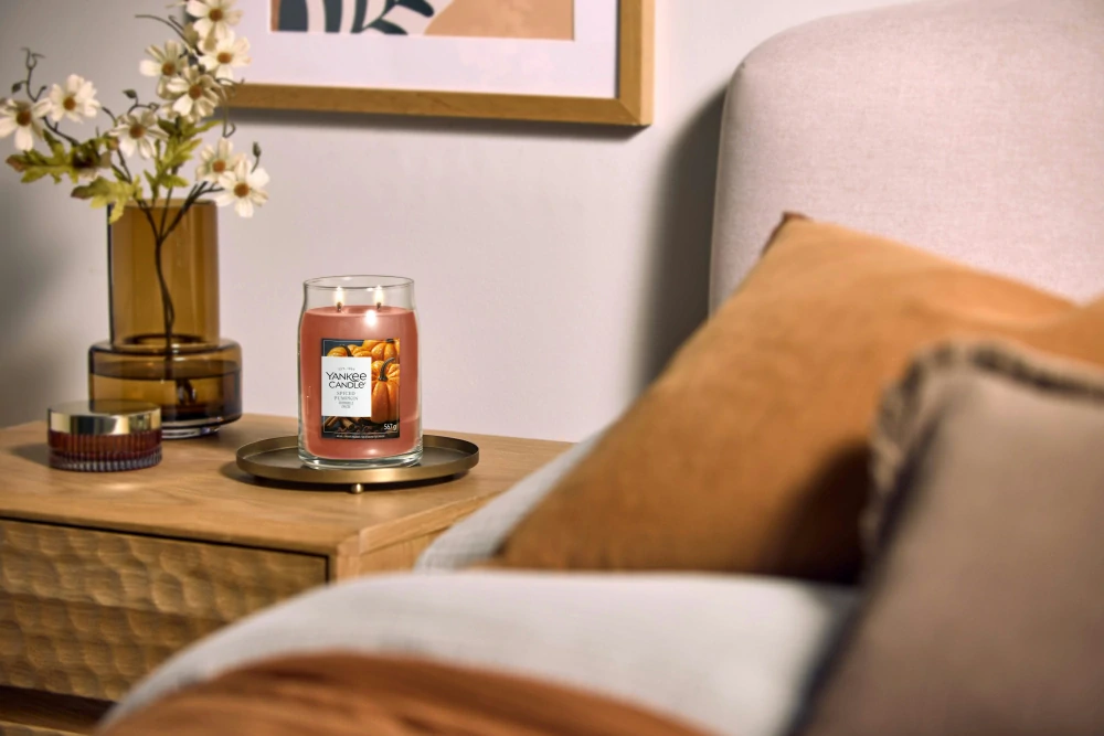 Yankee Candle Signature velká vonná svíčka Spiced Pumpkin 567 g