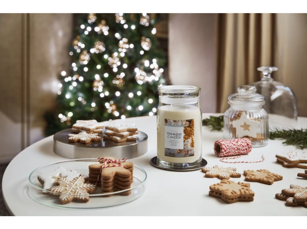 Yankee Candle Signature velká vonná svíčka Baking Memories 567 g