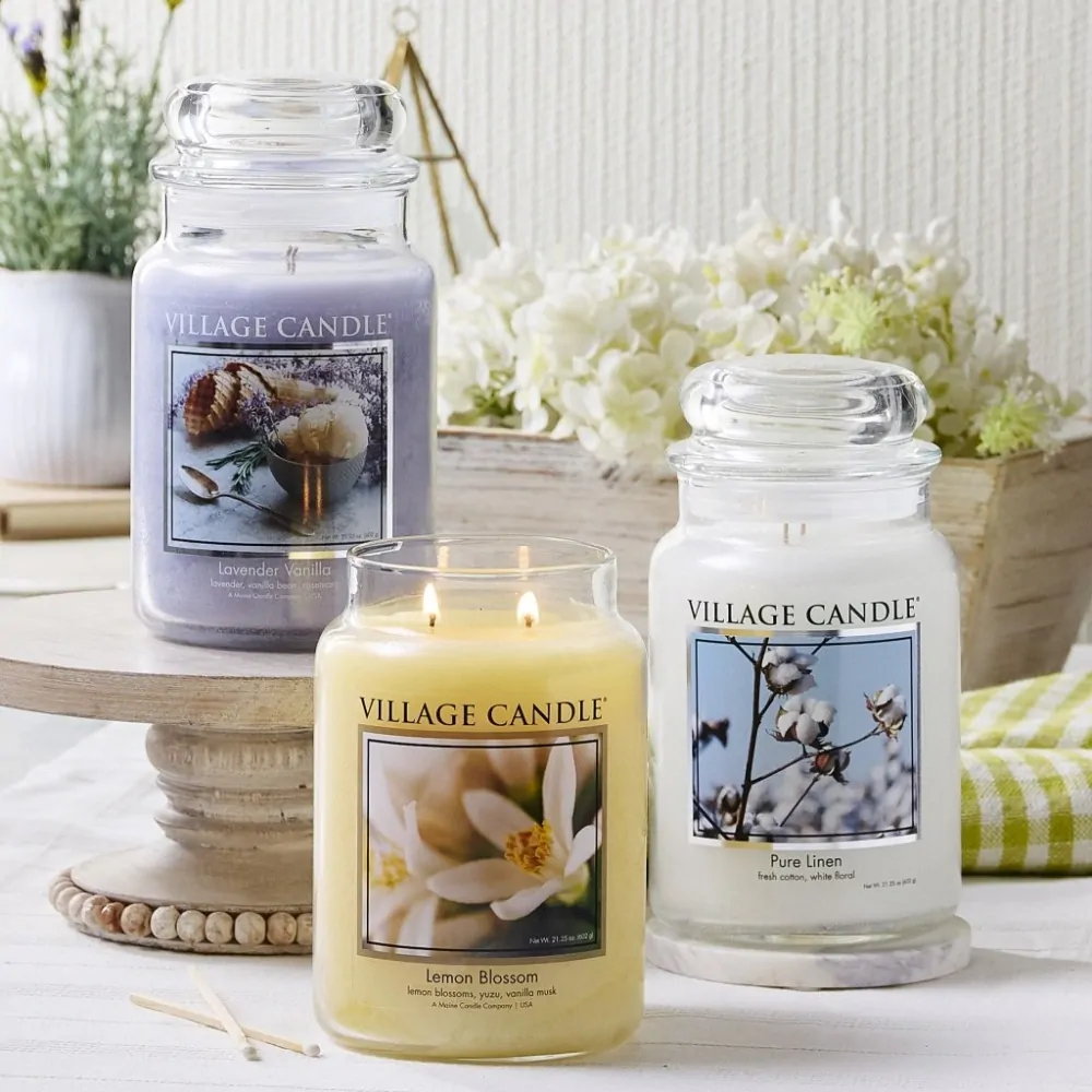 Village Candle - vonná svíčka Lavender Vanilla (Levandule a vanilka) 602 g