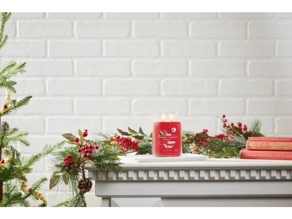 Yankee candle, vonná svíčka Signature Christmas Eve (Štědrý večer) 567 g