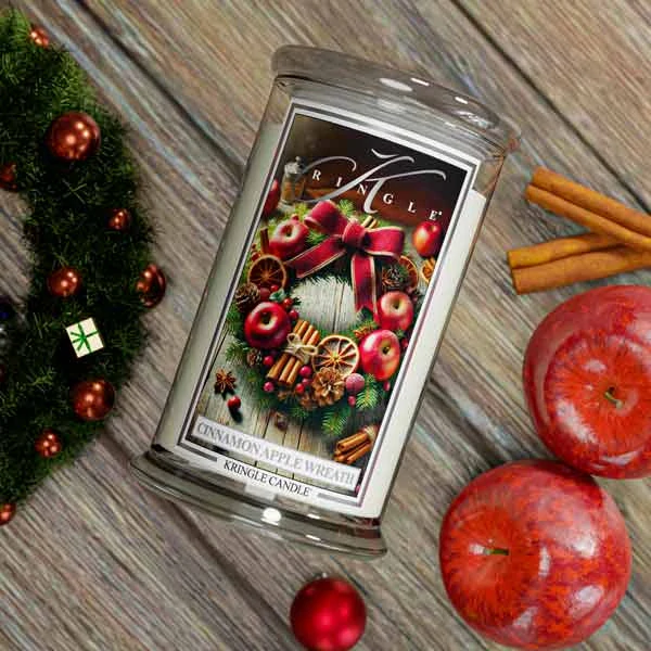 Kringle Candle, vonná svíčka Cinnamon Apple Wreath 624 g