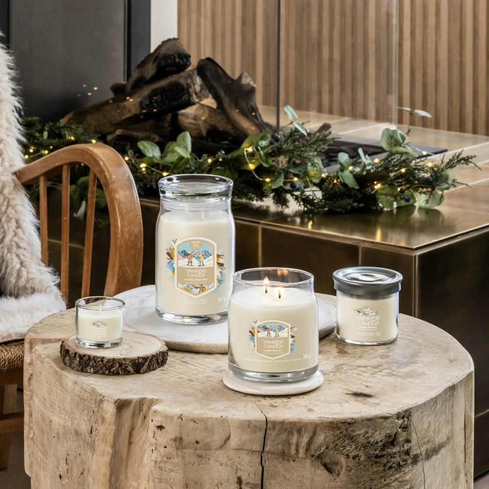 Yankee candle, vonná svíčka Signature Vanilla Flurries 567 g