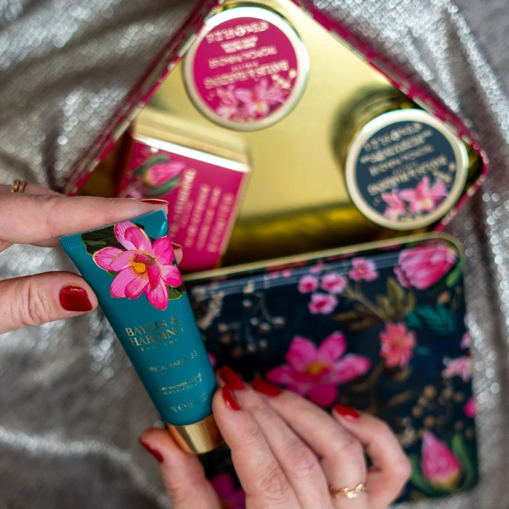 Baylis & Harding, Tropical Paradise - sada s péčí o tělo a ruce, 4 ks