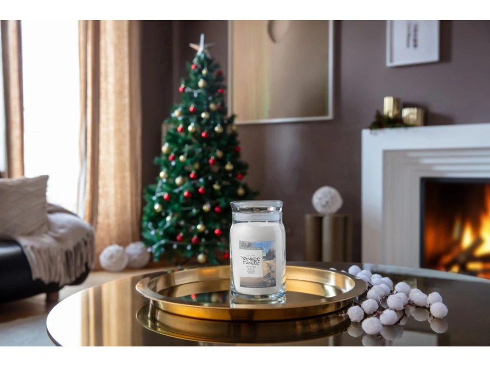 Yankee Candle Signature velká vonná svíčka Winter Walk 567 g