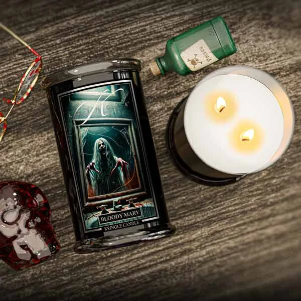 Kringle Candle, vonná svíčka Halloween Bloody Mary 624 g